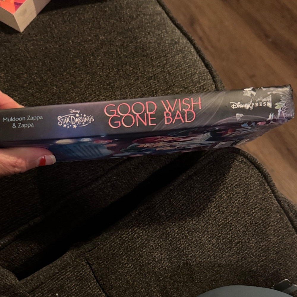 Disney Star Darlings Good Wish Gone Bad Hardcover - Picture 3 of 4